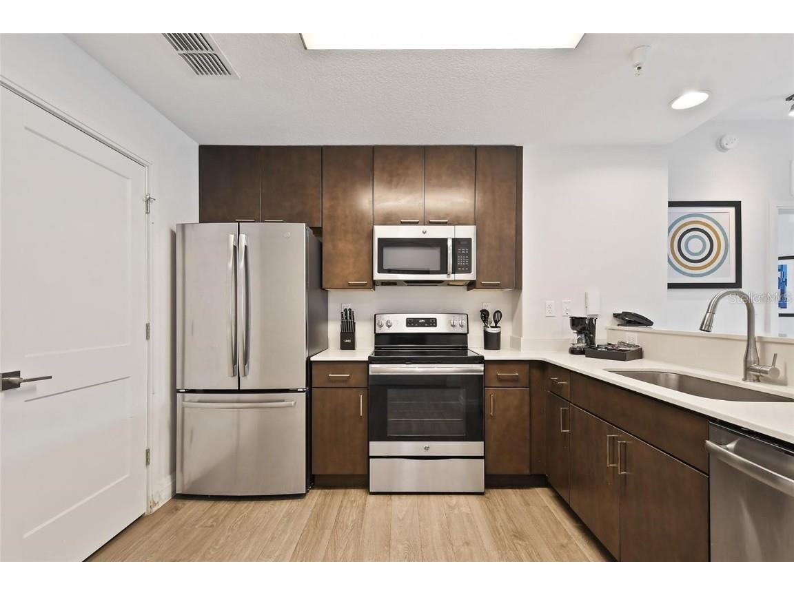 14501 Grove Resort Avenue #2527 Winter Garden FL 34787 O6368187 image8
