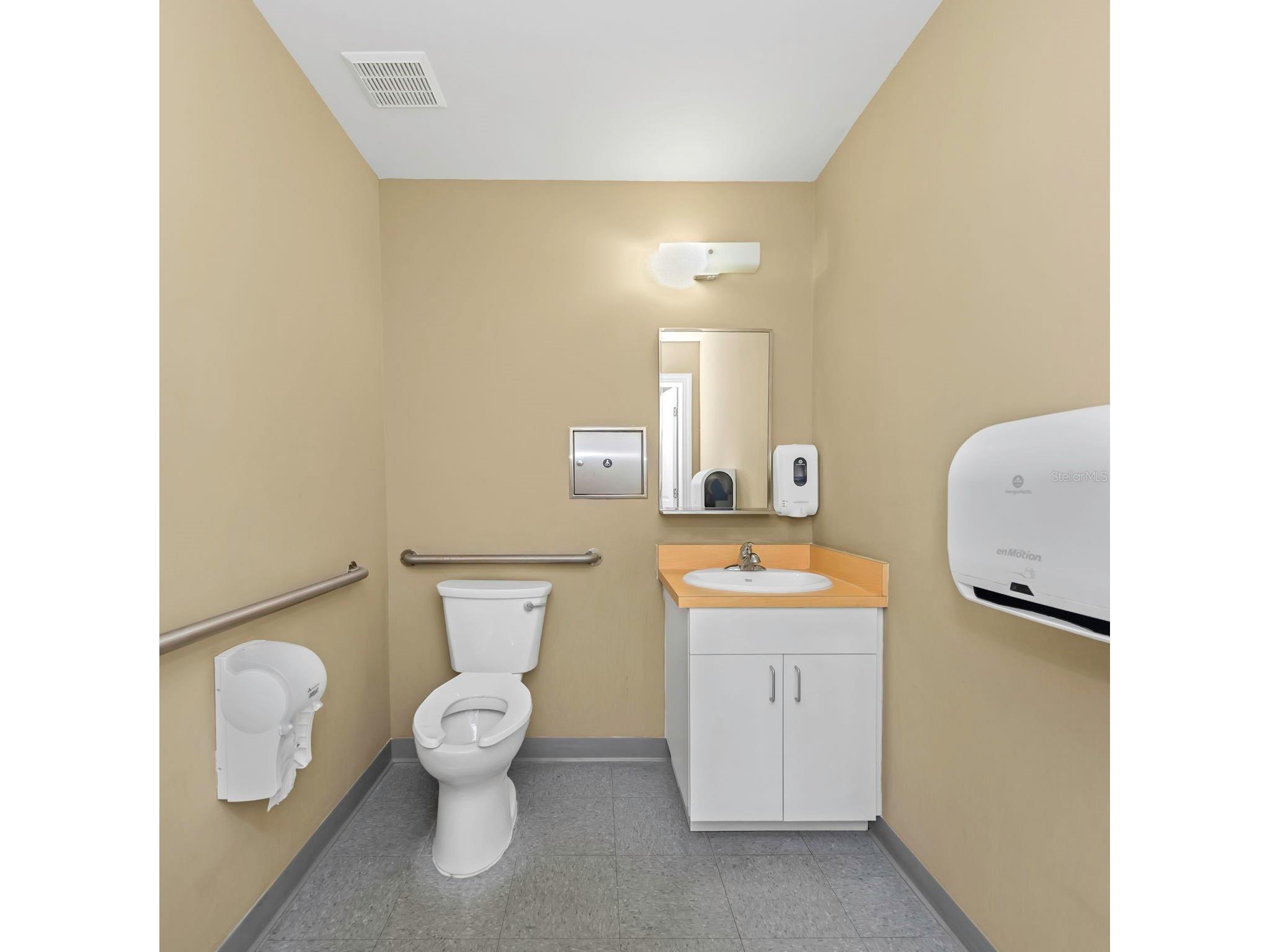 14506 University Point Place Tampa FL 33613 TB8467190 image25