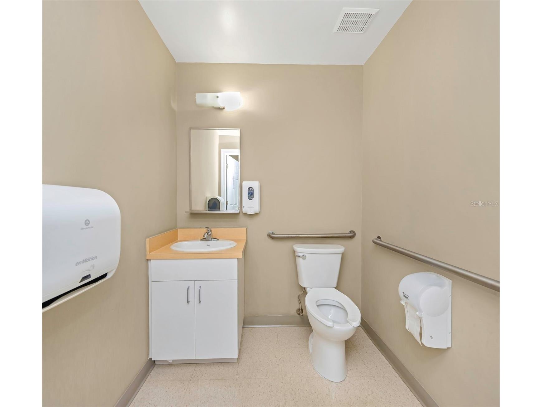 14506 University Point Place Tampa FL 33613 TB8467190 image52