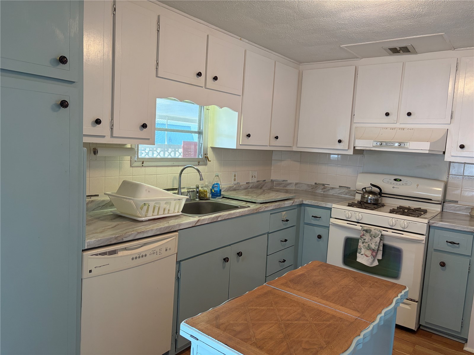 1451 Burning Tree Street Sarasota FL 34234 A4694759 image12