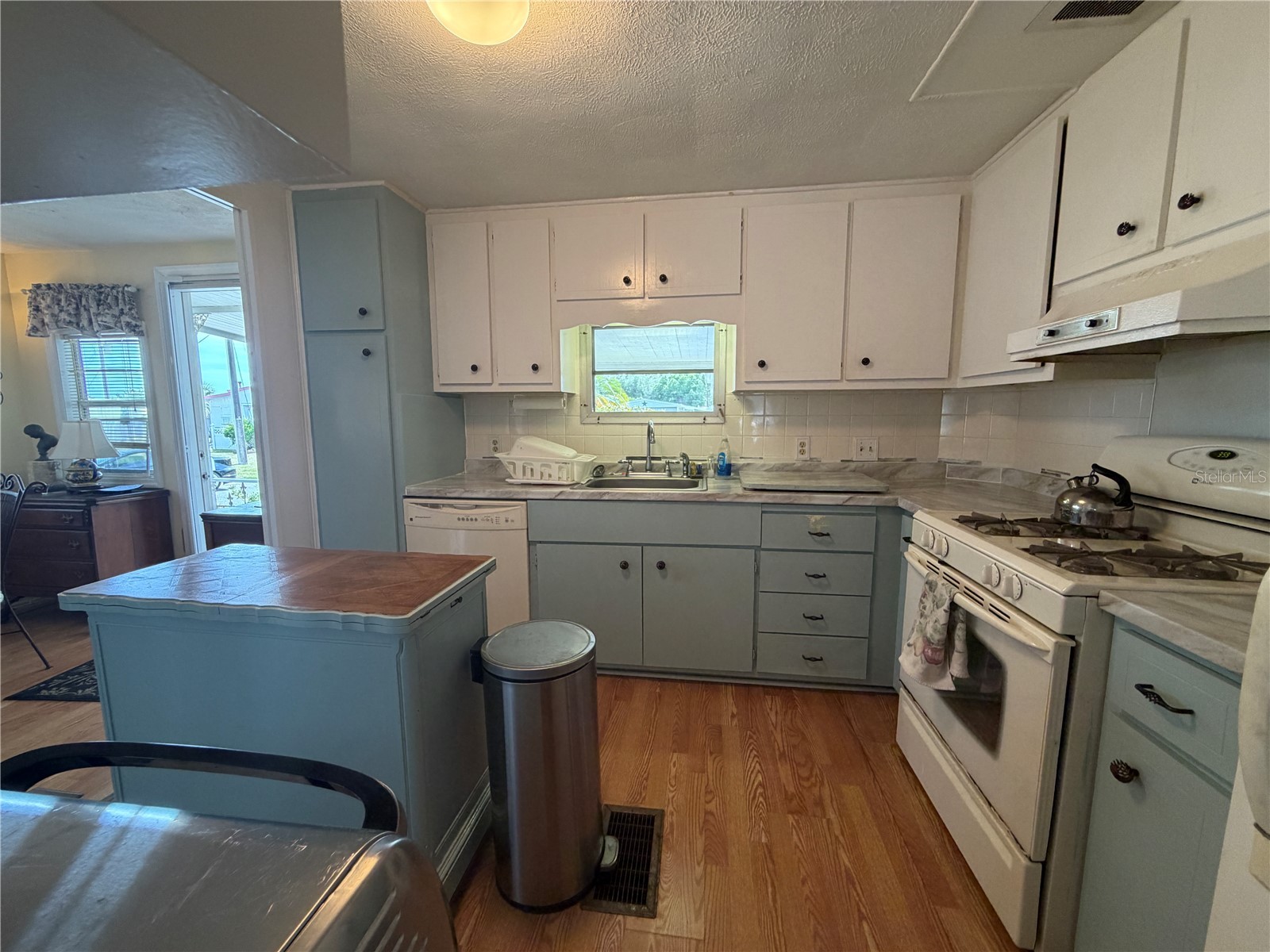 1451 Burning Tree Street Sarasota FL 34234 A4694759 image14