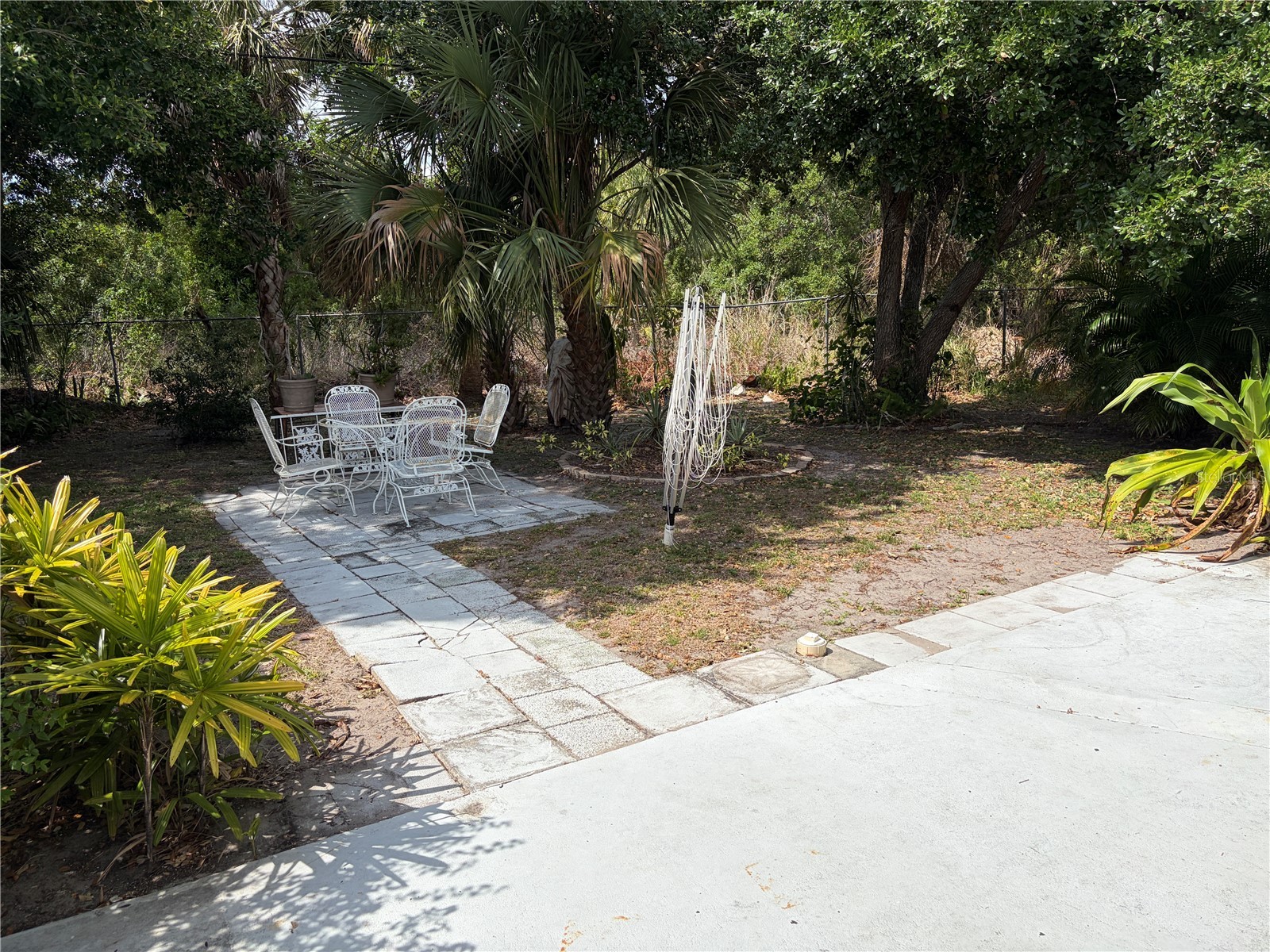 1451 Burning Tree Street Sarasota FL 34234 A4694759 image4