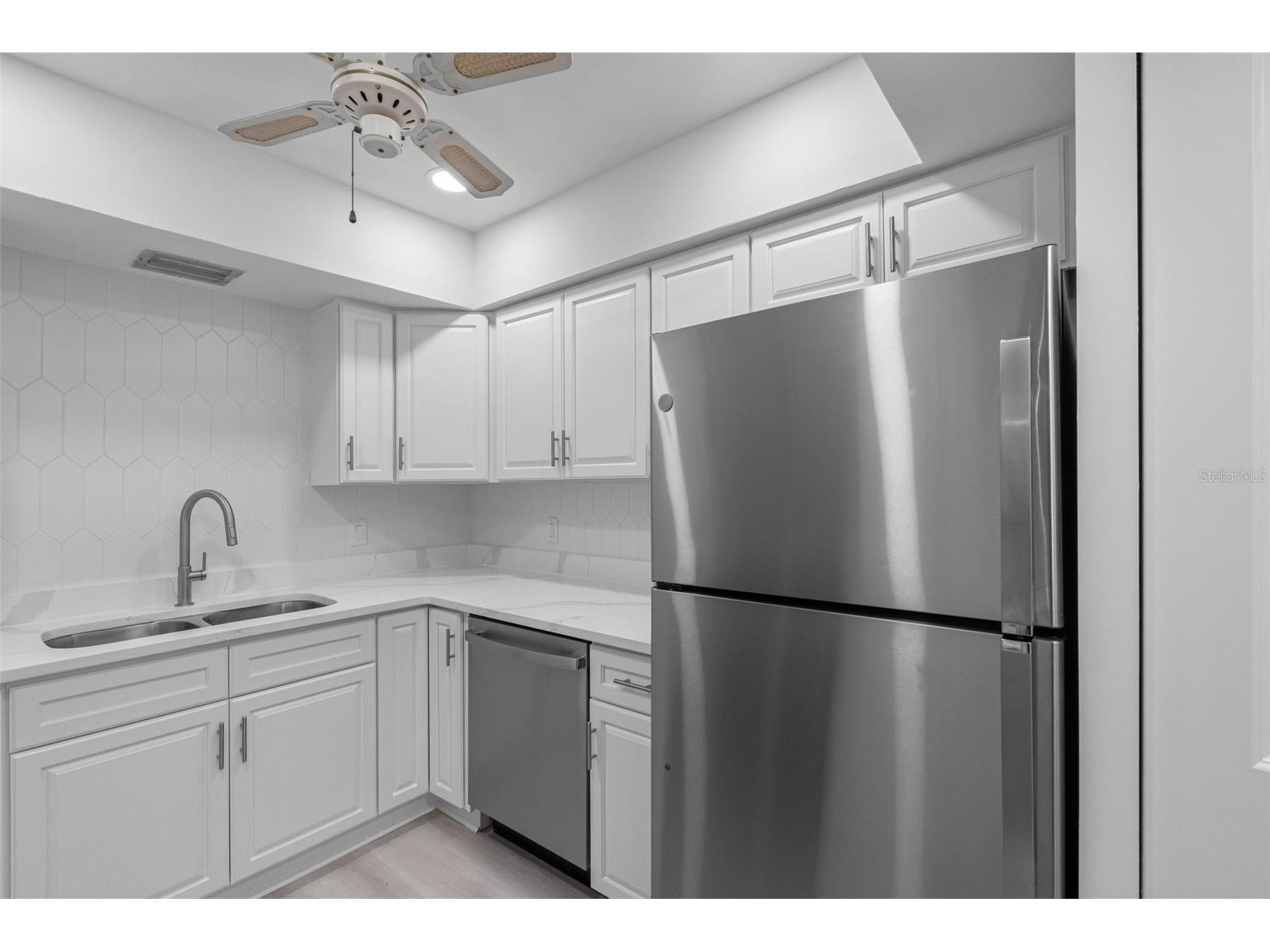 1451 Gulf Boulevard #101 Clearwater Beach FL 33767 TB8496202 image6