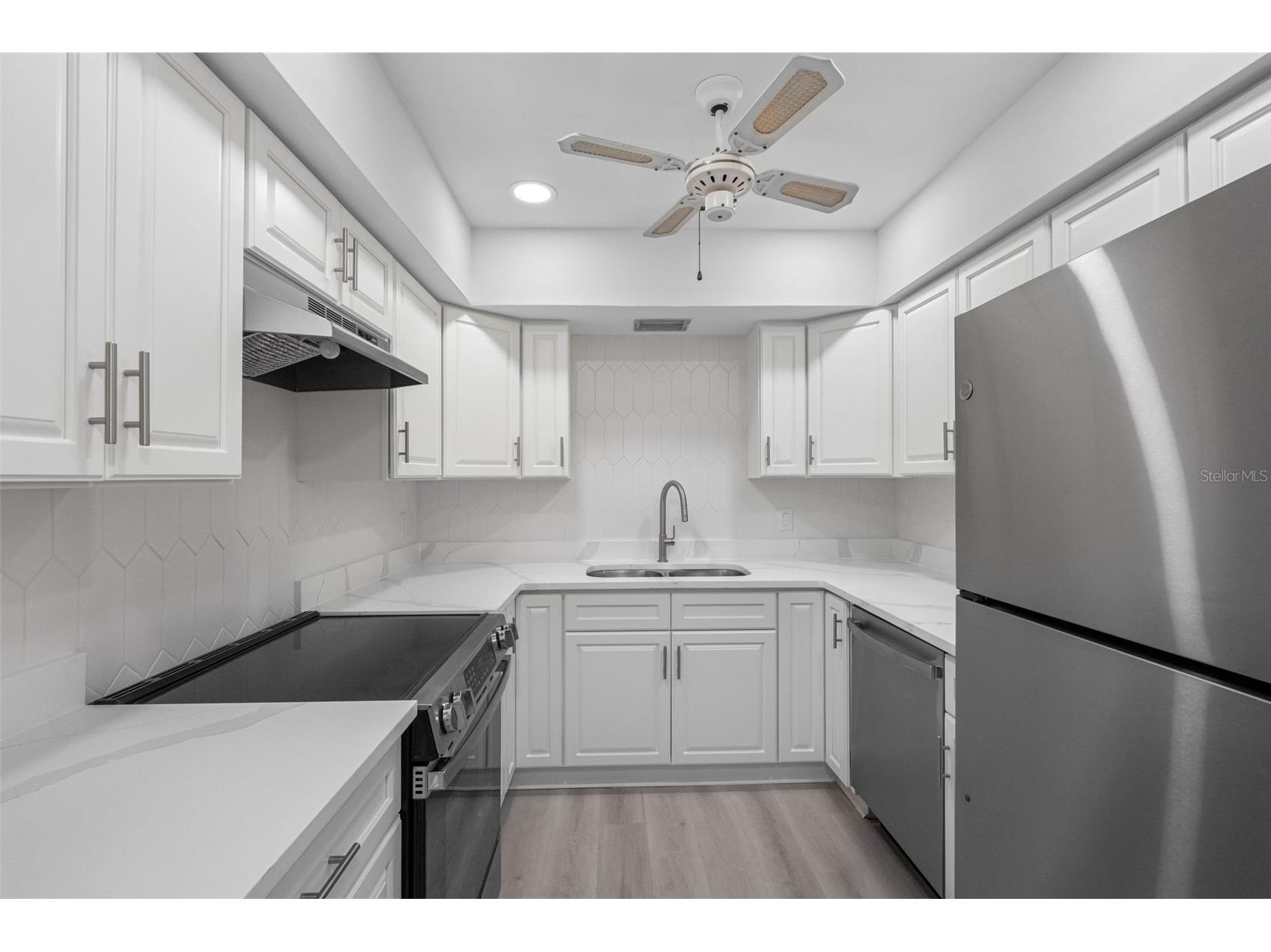 1451 Gulf Boulevard #101 Clearwater Beach FL 33767 TB8496202 image7
