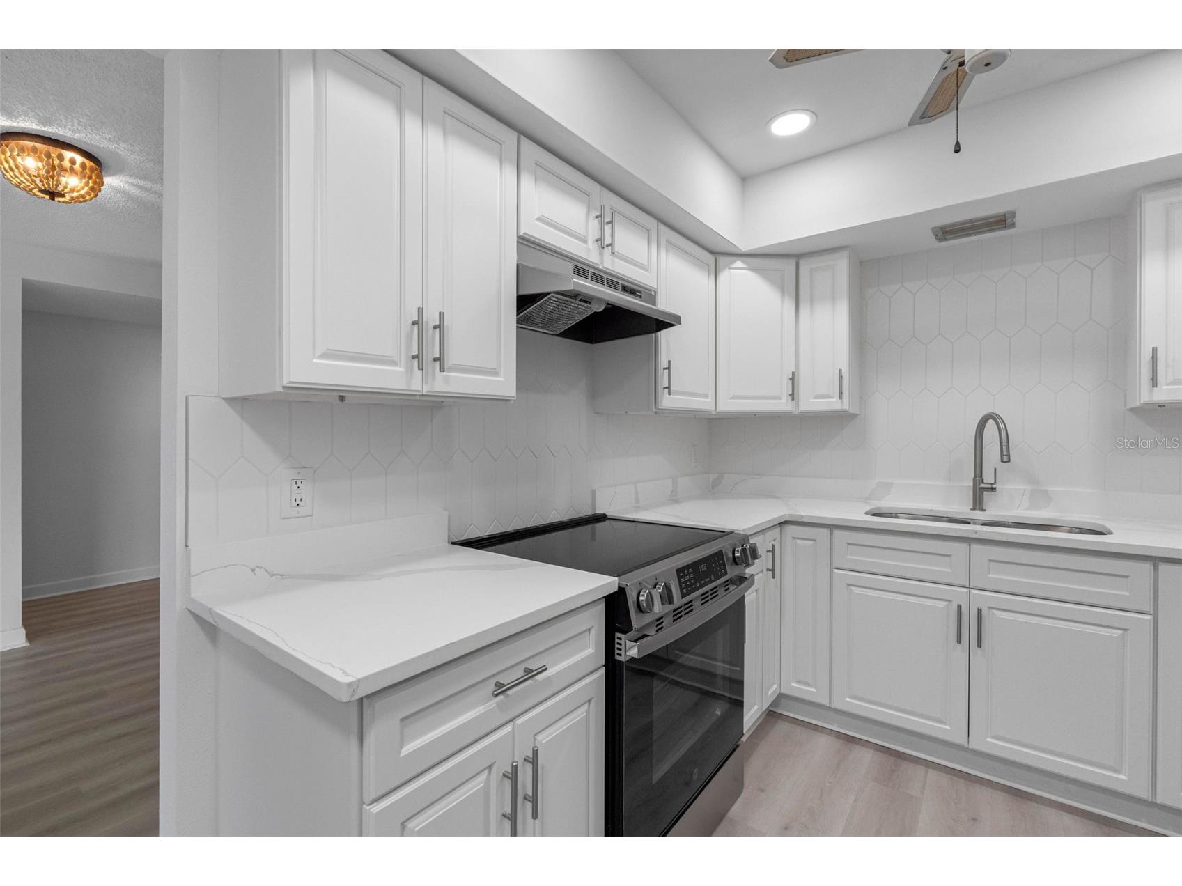 1451 Gulf Boulevard #101 Clearwater Beach FL 33767 TB8496202 image8
