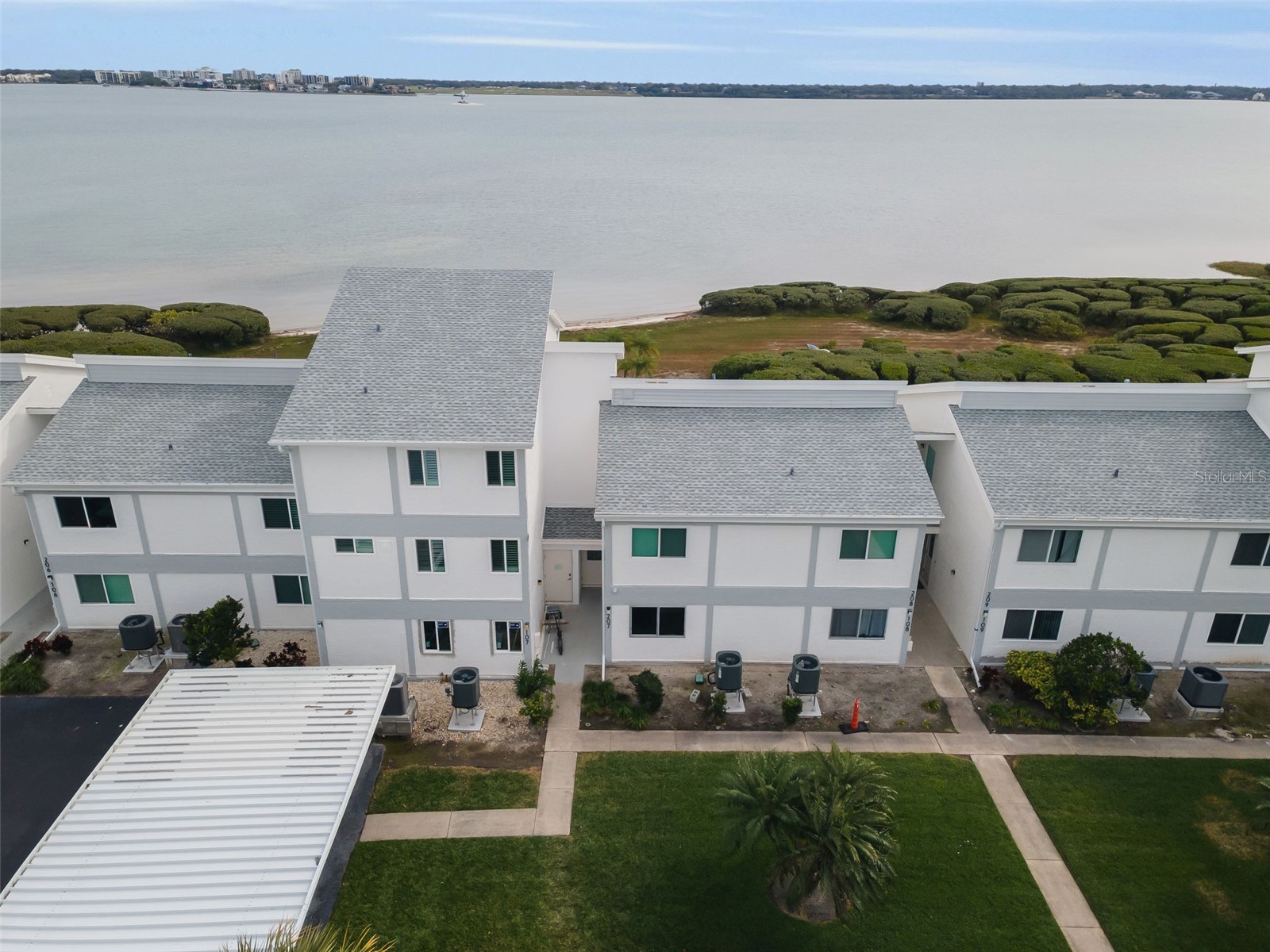 1451 Gulf Boulevard #207 Clearwater Beach FL 33767 - CLEARWATER HARBOR & BAY WATERS TB8465140 image2