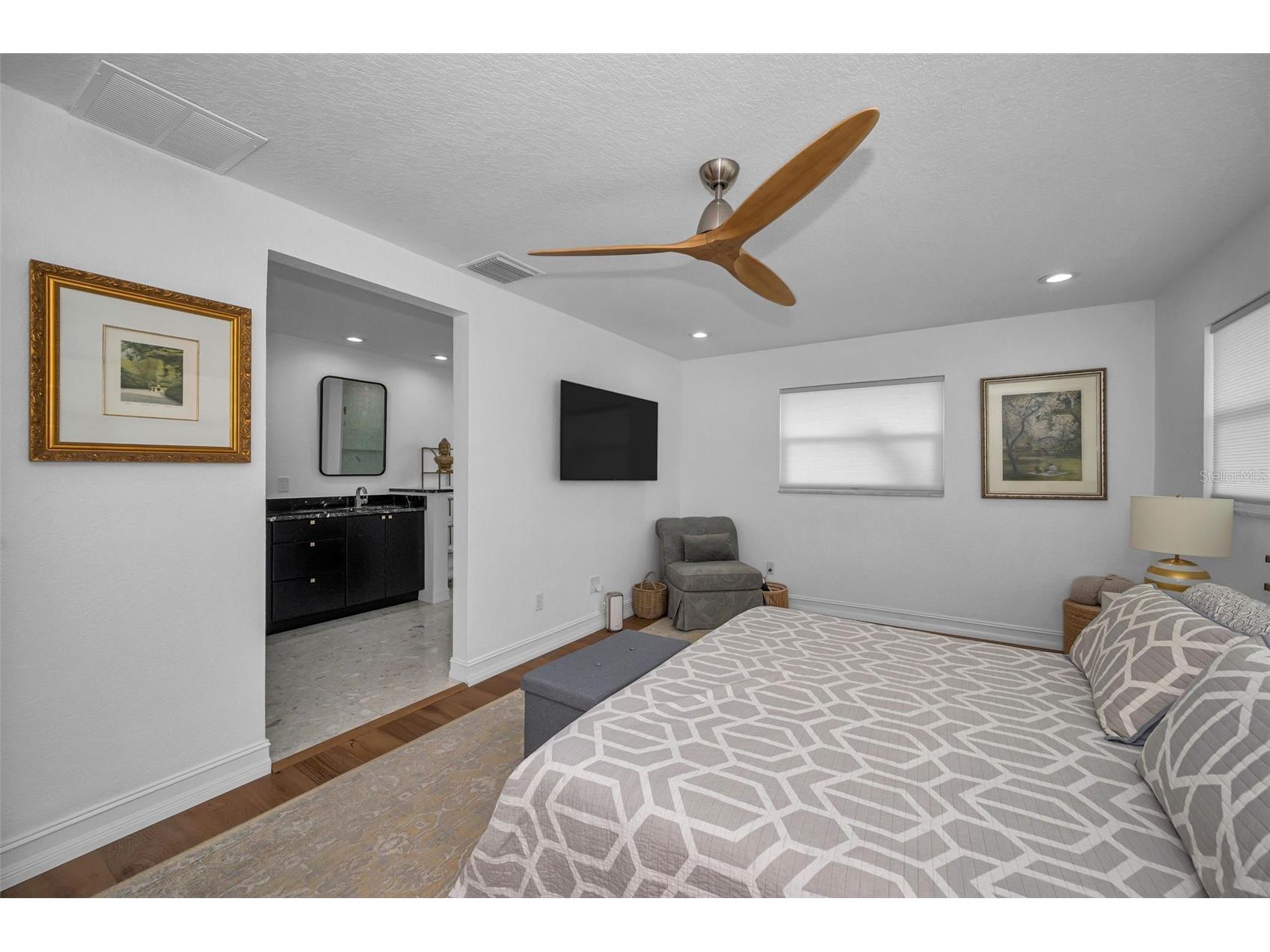 14516 Bay Hills Drive Largo FL 33774 TB8530103 image37