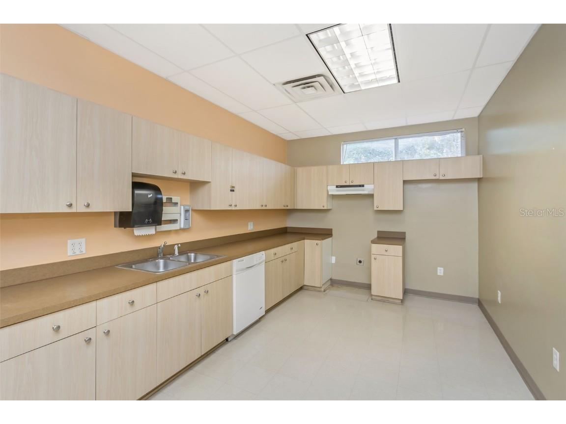 14517 Bruce B Downs Boulevard Tampa FL 33613 U8226406 image67