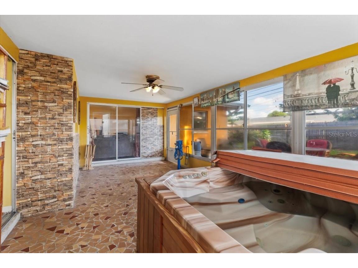 1453 62nd Terrace S Saint Petersburg FL 33705 TB8383860 image32