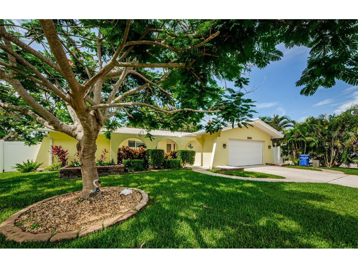 14534 Yacht Club Boulevard Seminole FL 33776 TB8395888 image1