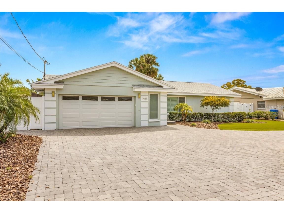 1456 40th Avenue NE Saint Petersburg FL 33703 - SMACKS BAYOU U8233813 image1