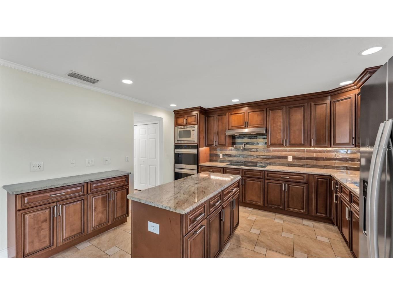 1456 Shorewood Drive Auburndale FL 33823 L4957279 image8