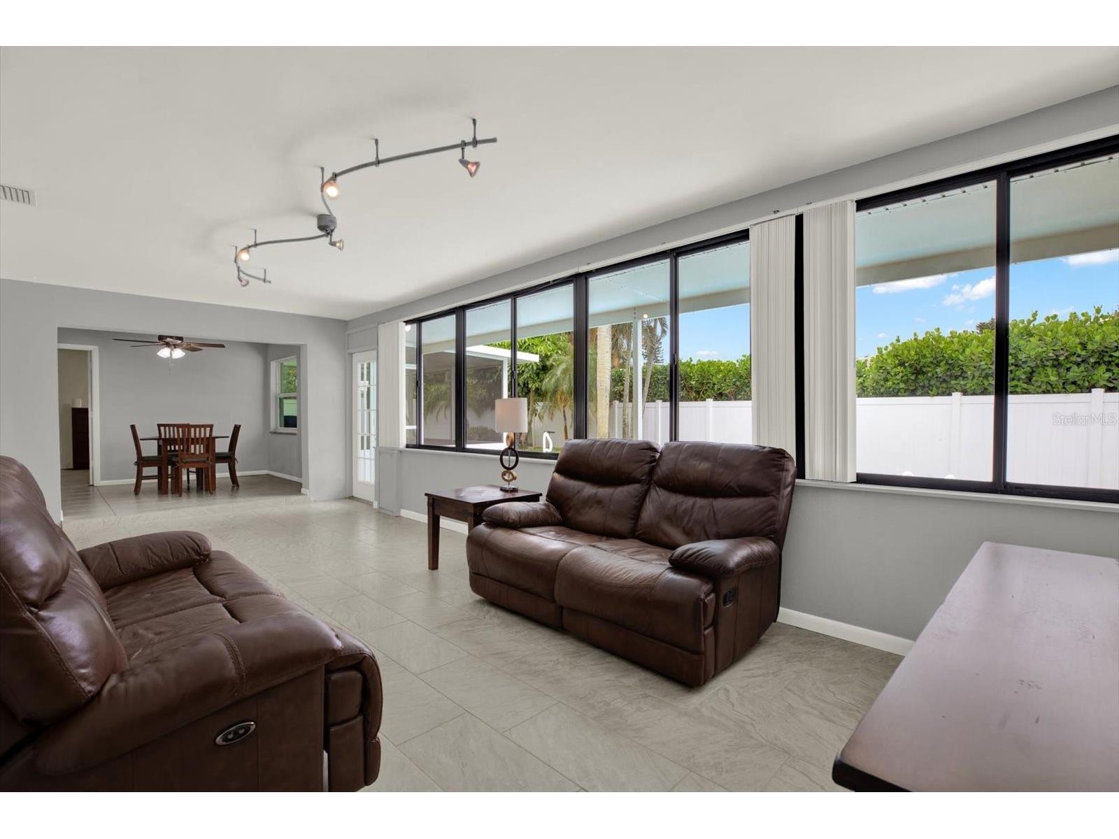 14560 Passage Way Seminole FL 33776 TB8515002 image17