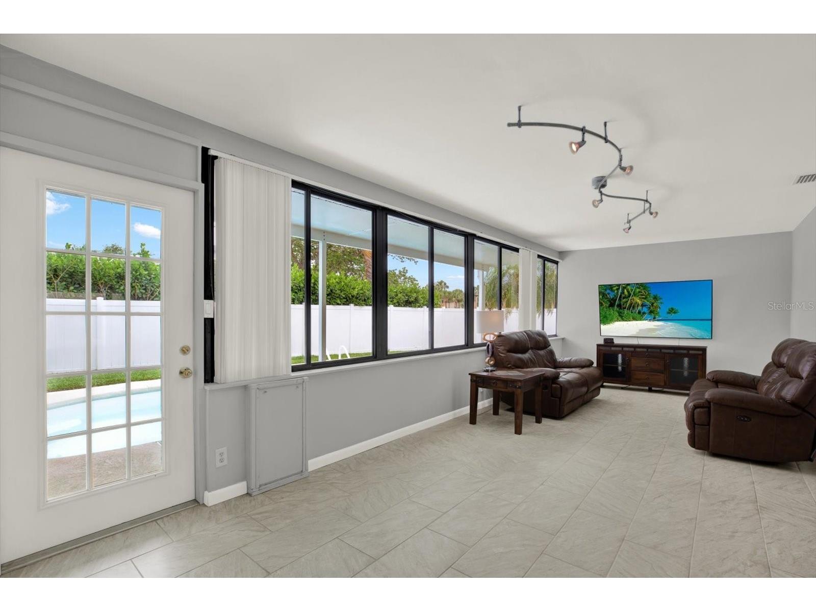 14560 Passage Way Seminole FL 33776 TB8515002 image18
