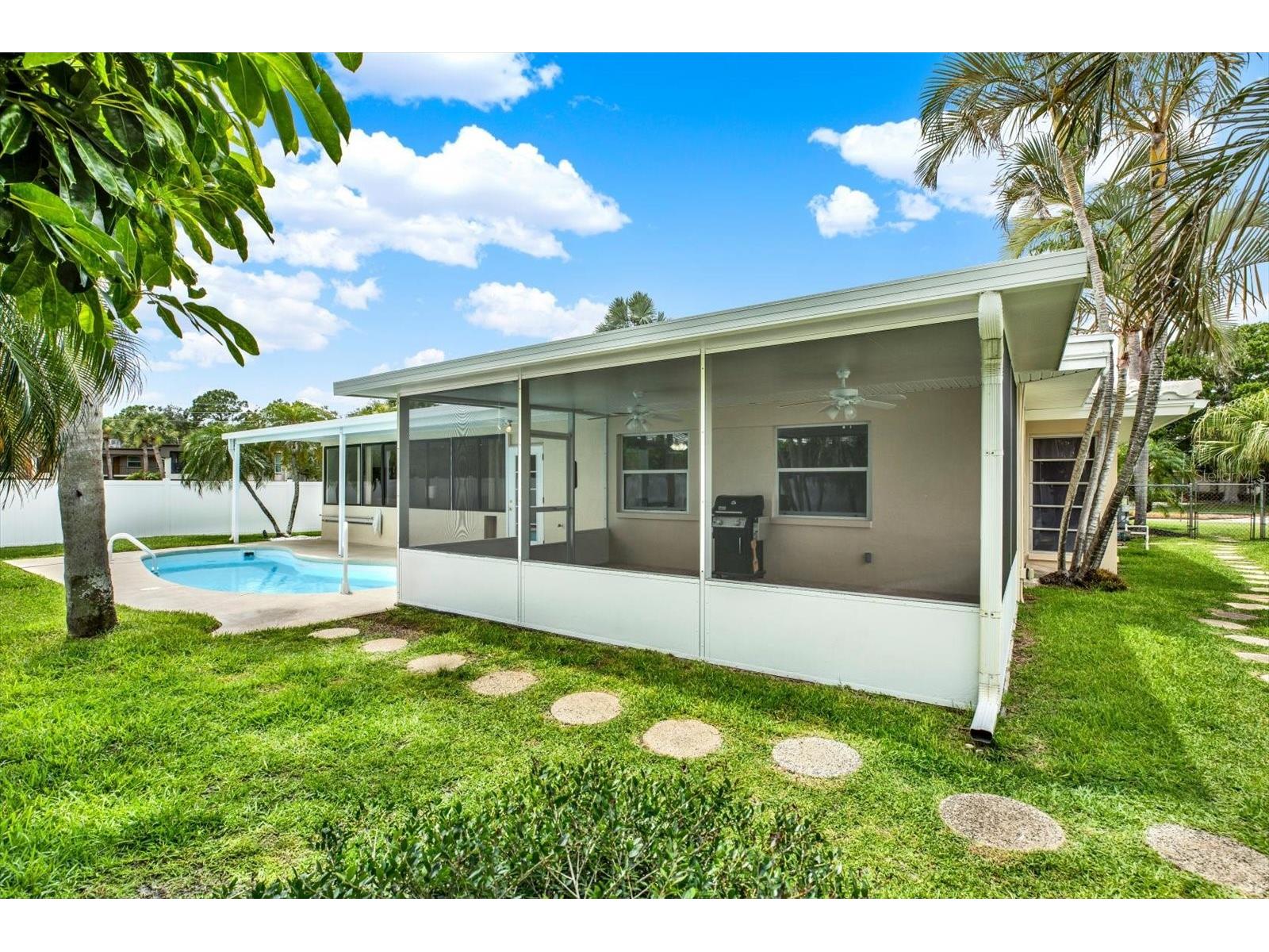 14560 Passage Way Seminole FL 33776 TB8515002 image36