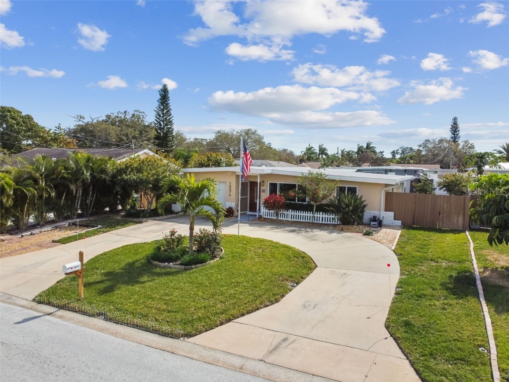 14574 Iroquois Avenue, Largo, FL, 33774 MLS U8230282 Edina Realty