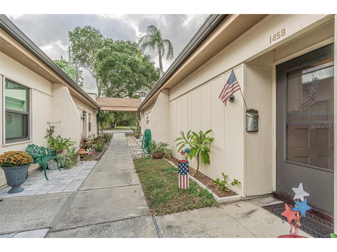 1458 Mission Drive W #23-E Clearwater FL 33759 U8181895 image1