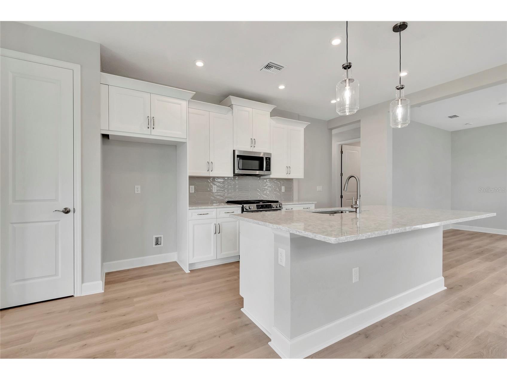 1459 Santorini Way Tavares FL 32778 - LAKE HARRIS W7885697 image11