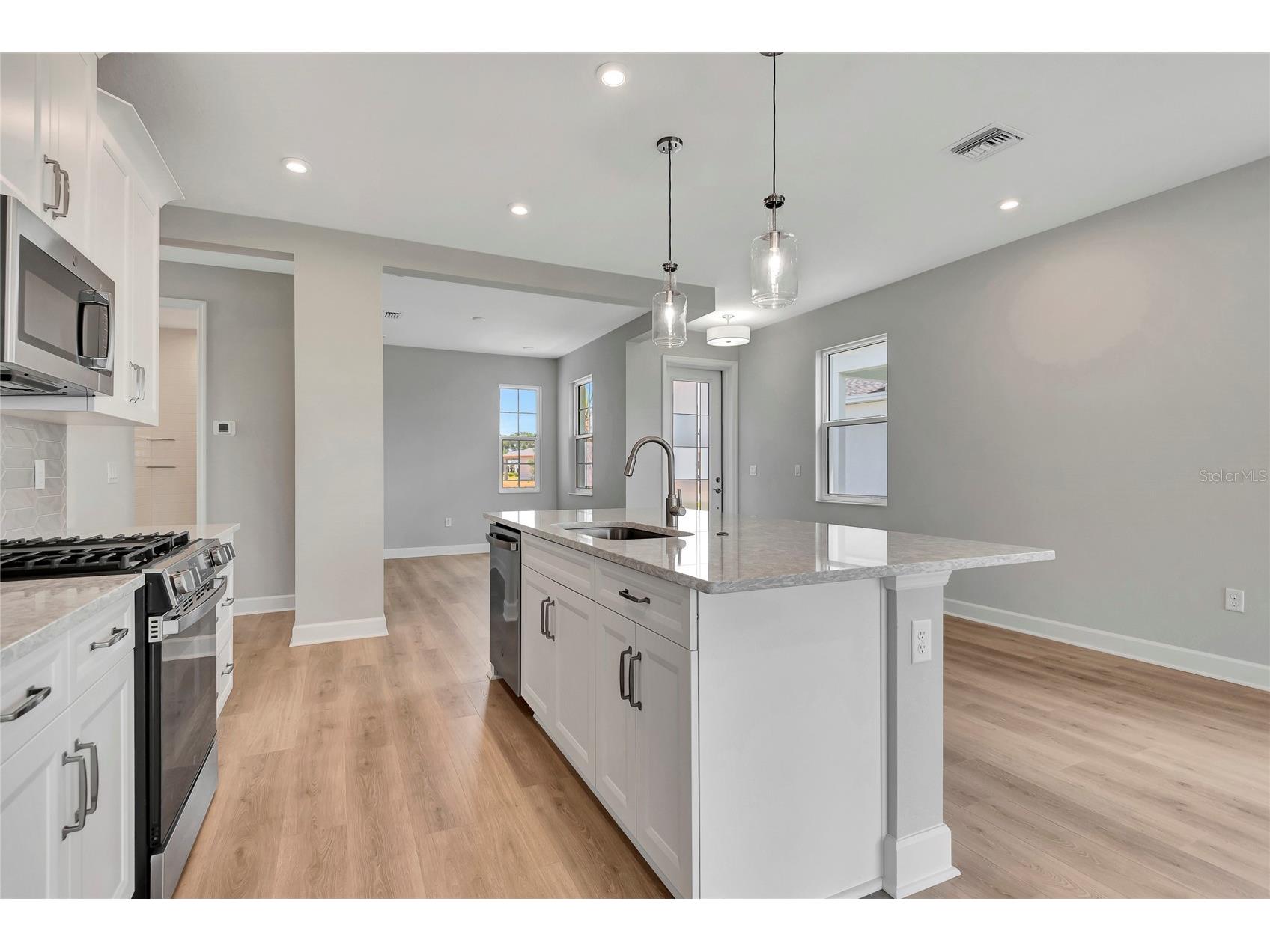 1459 Santorini Way Tavares FL 32778 - LAKE HARRIS W7885697 image12