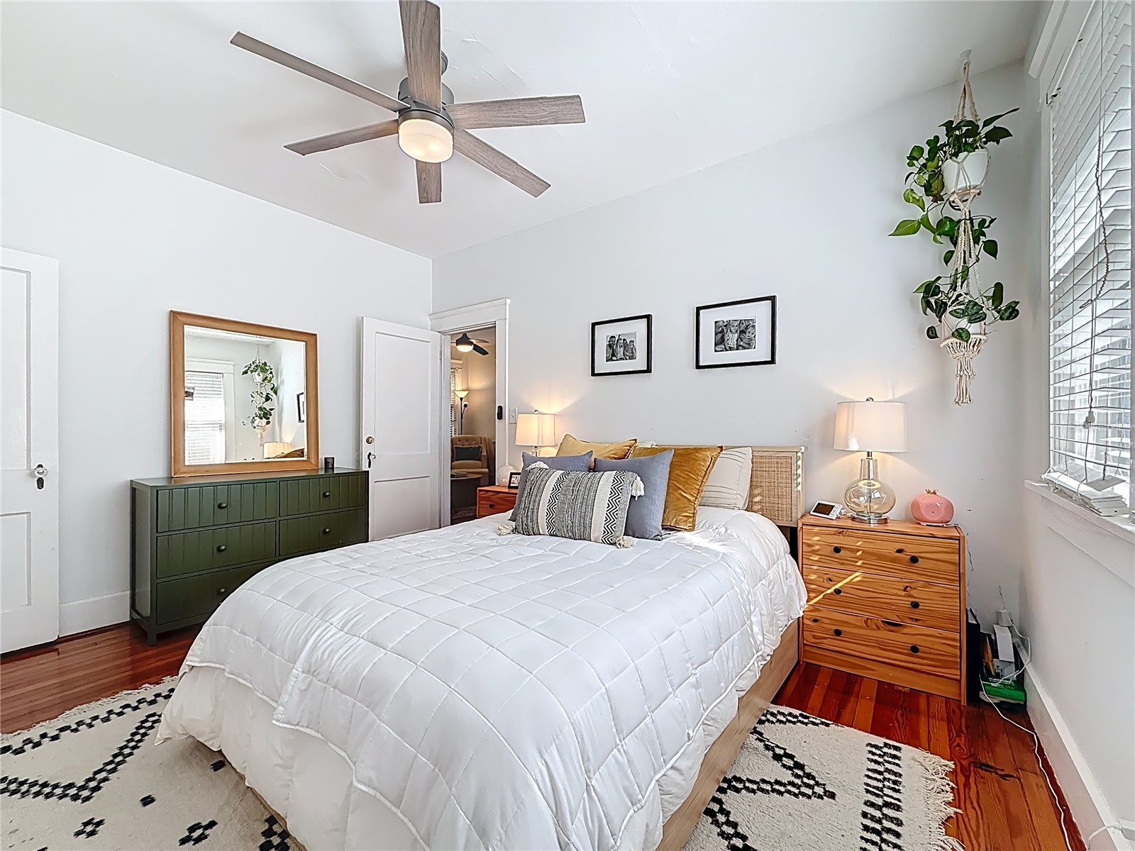 146 13th Avenue NE Saint Petersburg FL 33701 TB8488725 image25