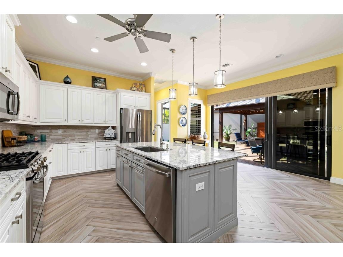 146 E Tampa Avenue Venice FL 34285 A4673342 image4