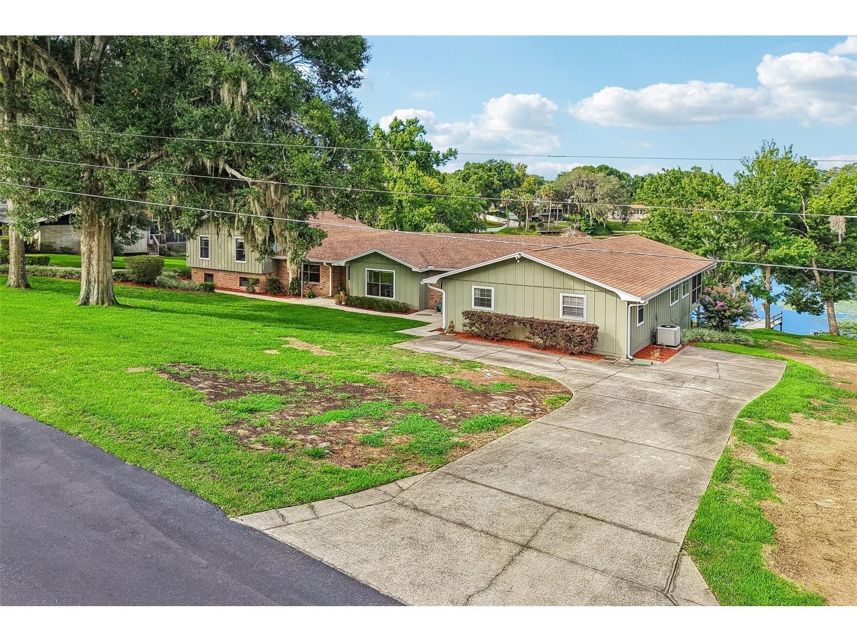 1460 Grove Street Eustis FL 32726 - LAKE IRMA G5114019 image3