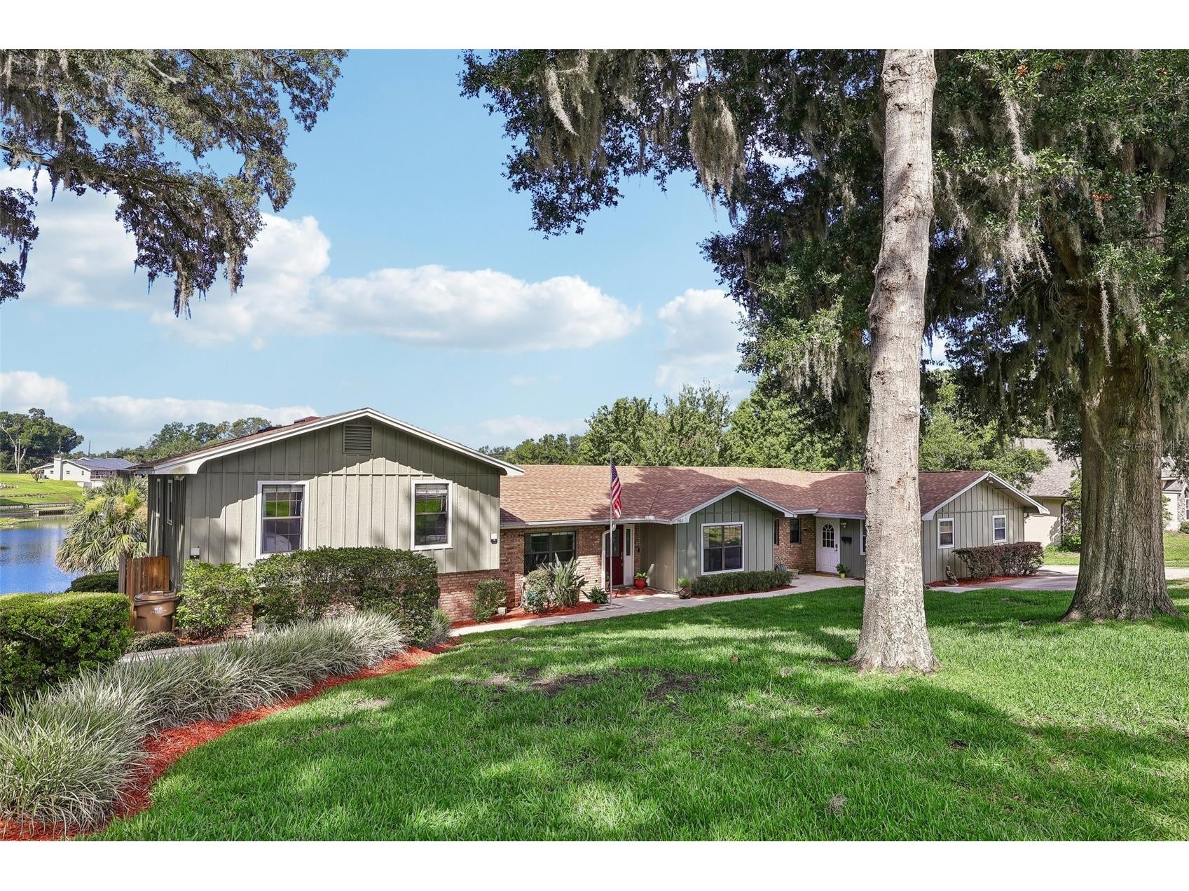 1460 Grove Street Eustis FL 32726 - LAKE IRMA G5114019 image5