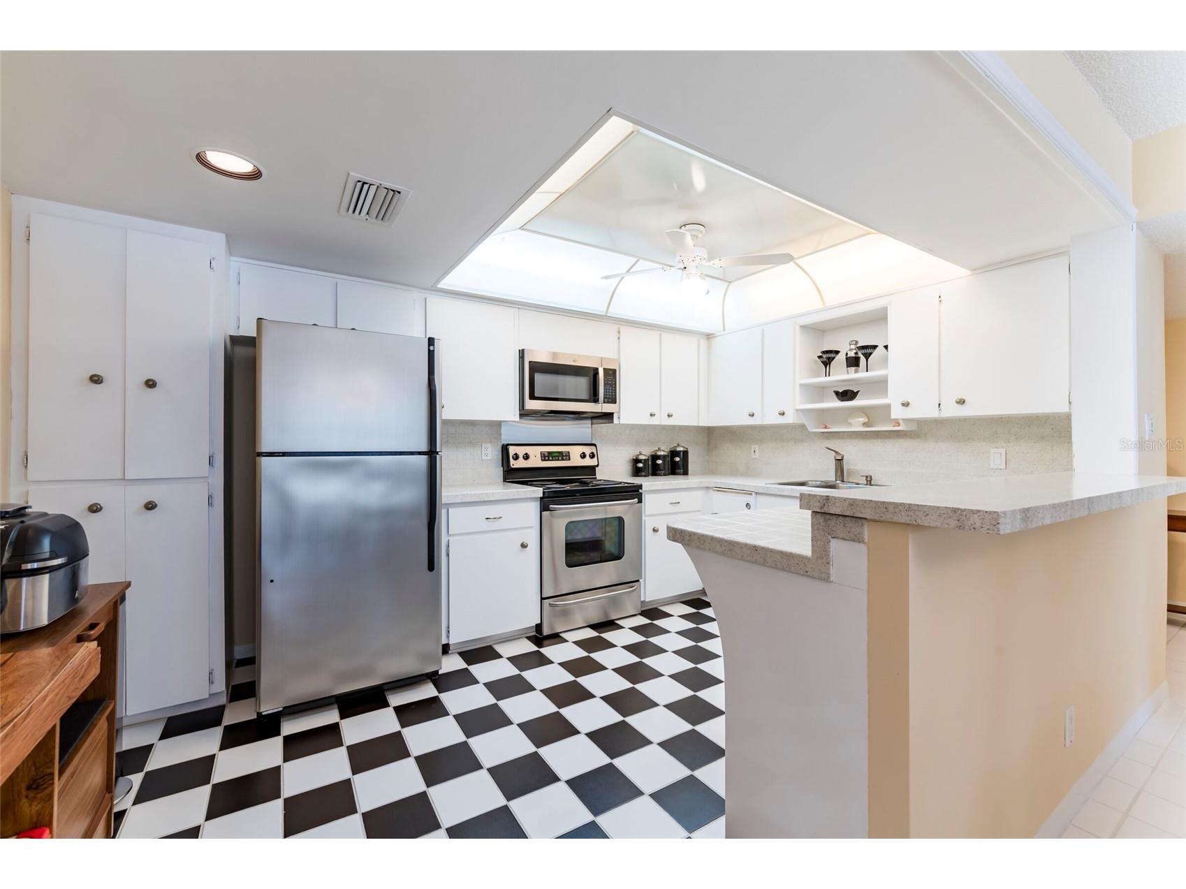 1460 Gulf Boulevard #511 Clearwater Beach FL 33767 TB8487809 image16