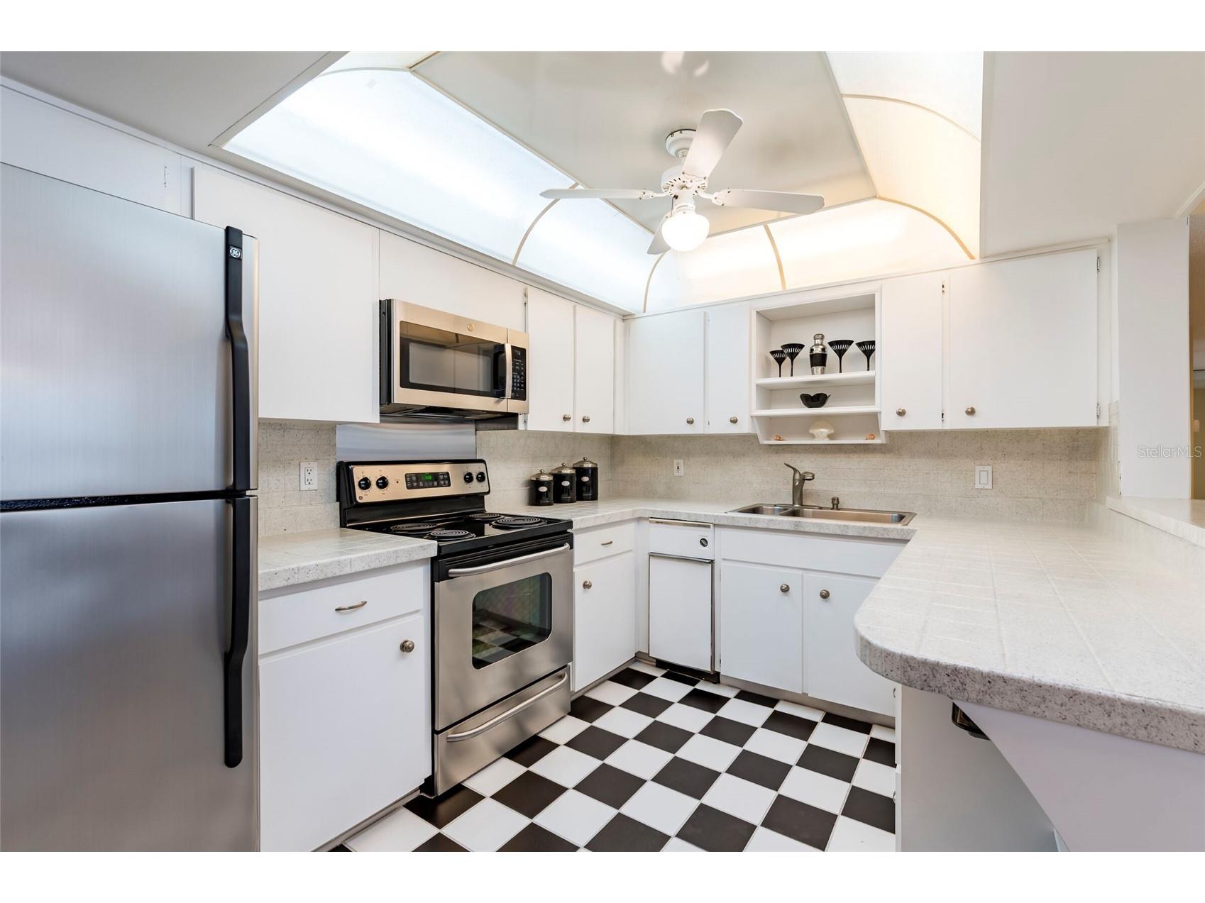 1460 Gulf Boulevard #511 Clearwater Beach FL 33767 TB8487809 image17