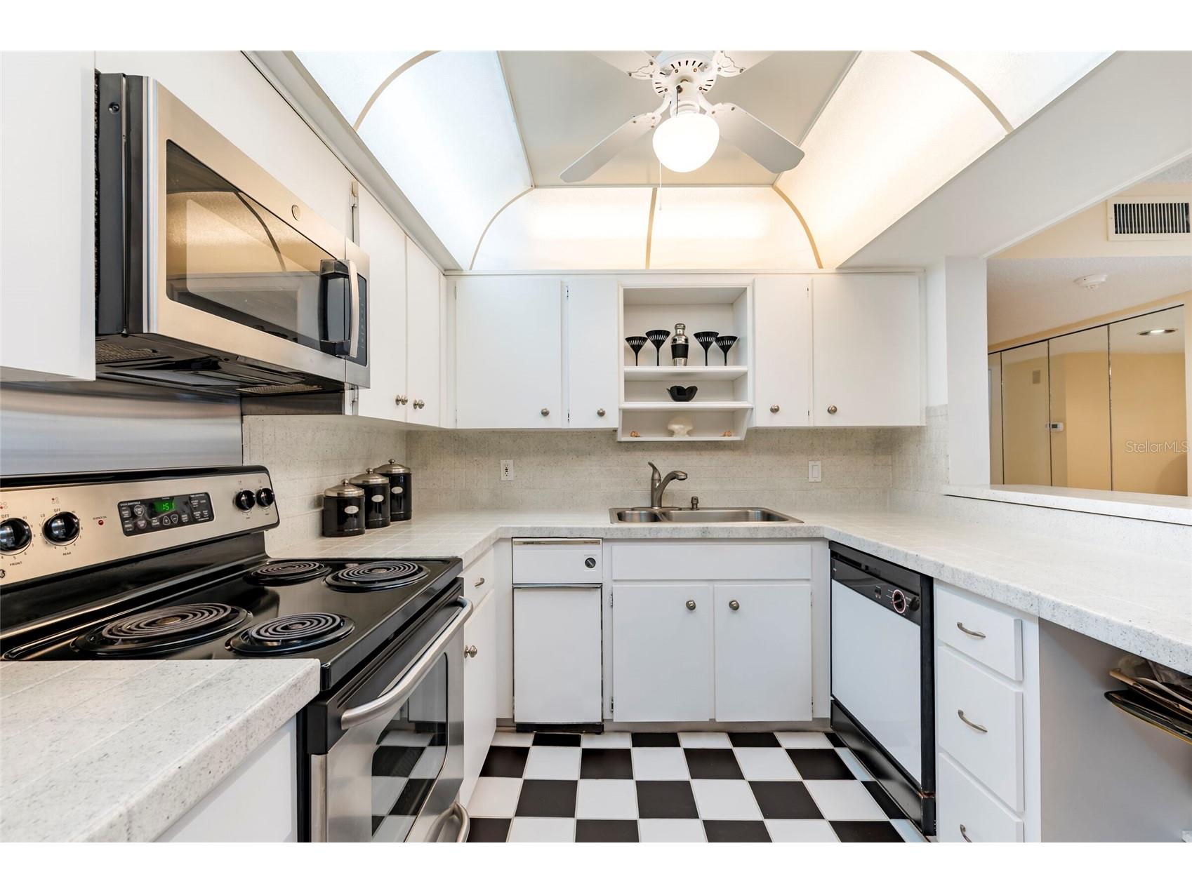 1460 Gulf Boulevard #511 Clearwater Beach FL 33767 TB8487809 image19