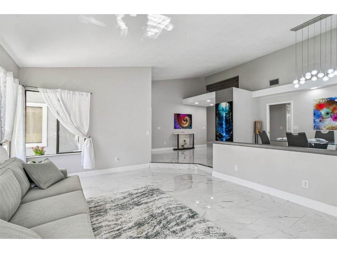 14603 Village Glen Circle Tampa FL 33618 TB8438305 image11