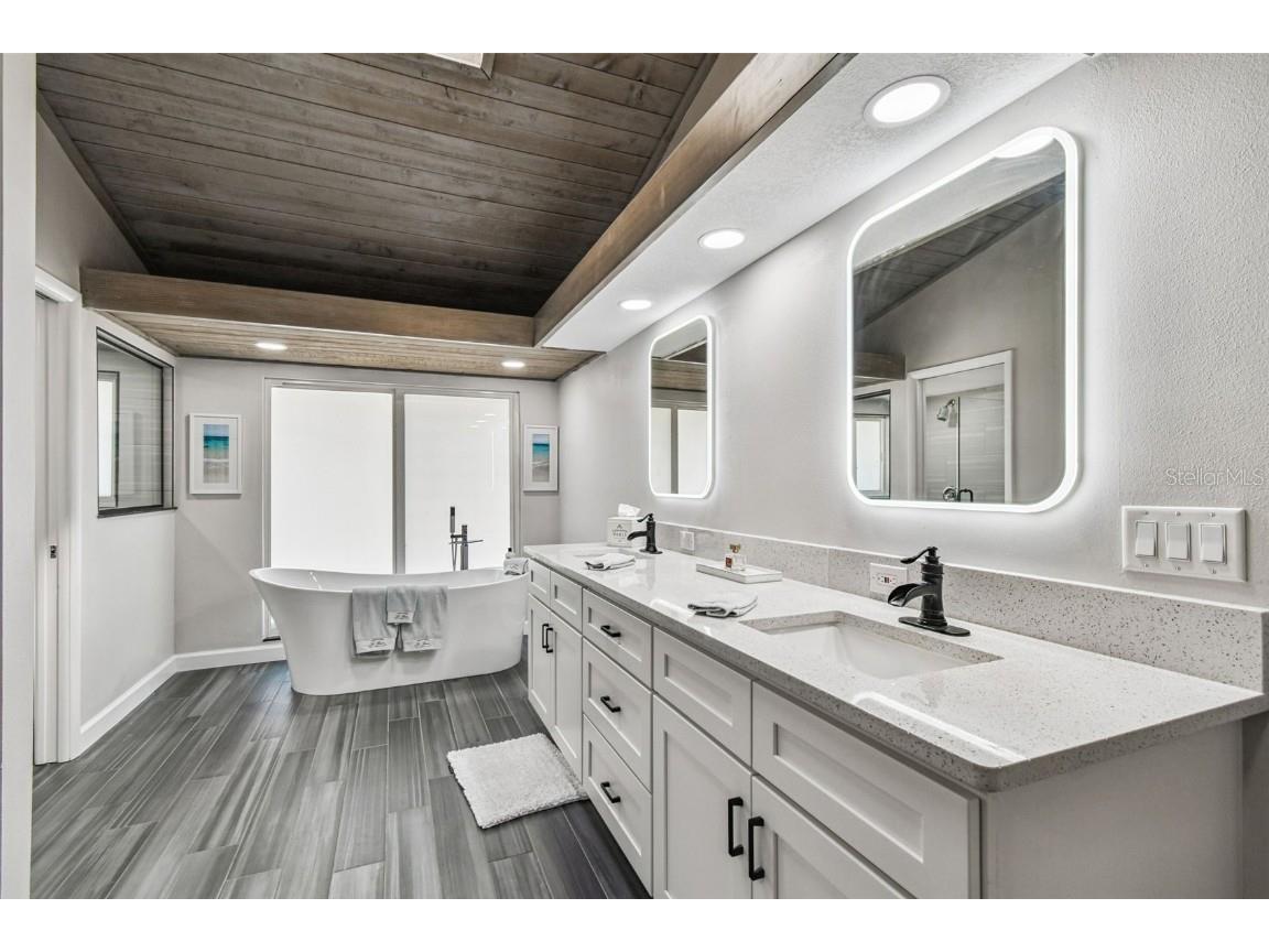 14603 Village Glen Circle Tampa FL 33618 TB8438305 image29