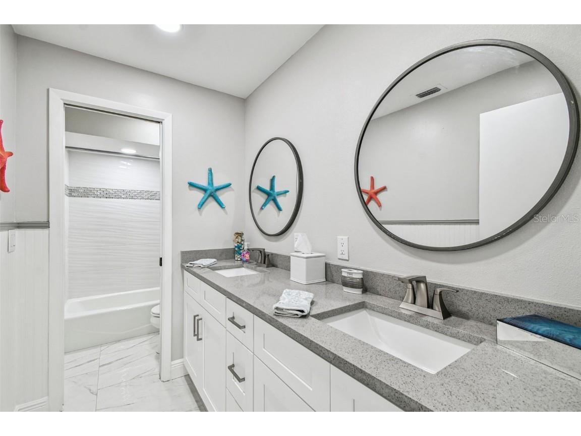 14603 Village Glen Circle Tampa FL 33618 TB8438305 image39