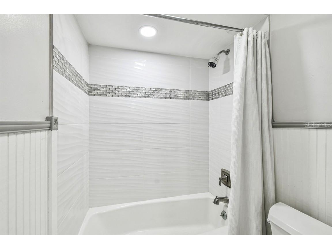 14603 Village Glen Circle Tampa FL 33618 TB8438305 image40