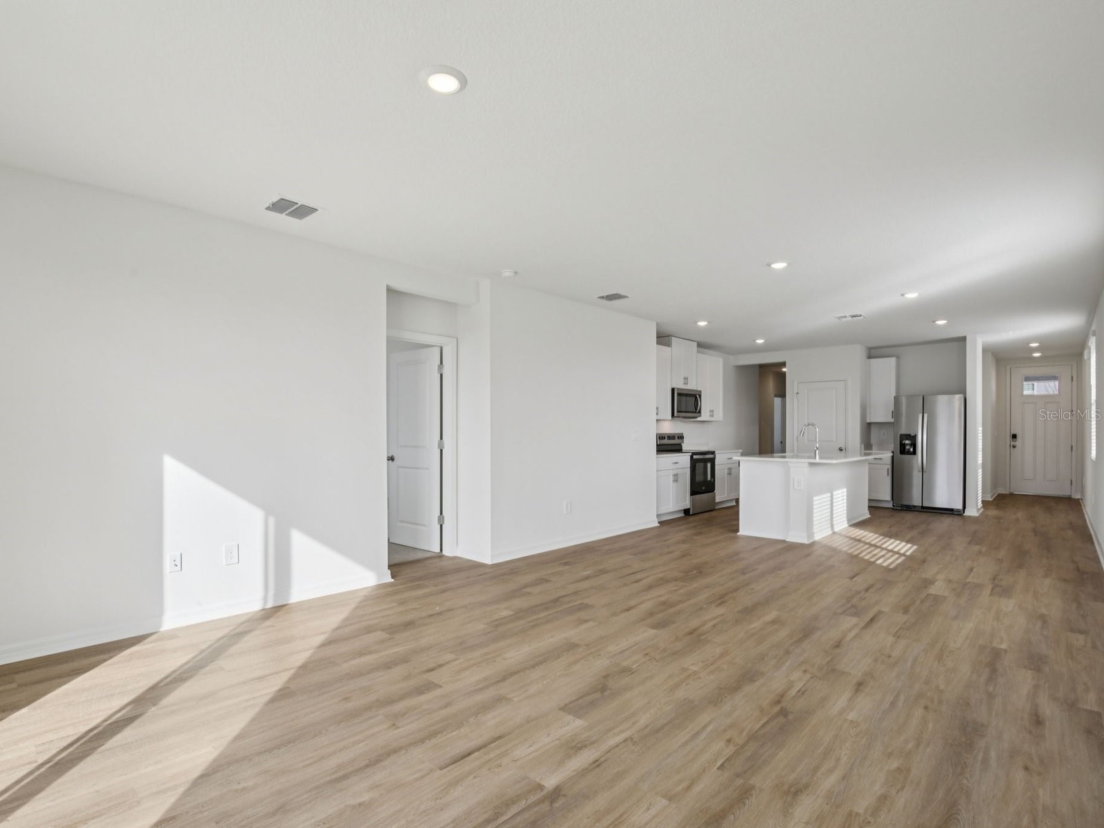 1461 Brekey Way Zephyrhills FL 33541 TB8497871 image3