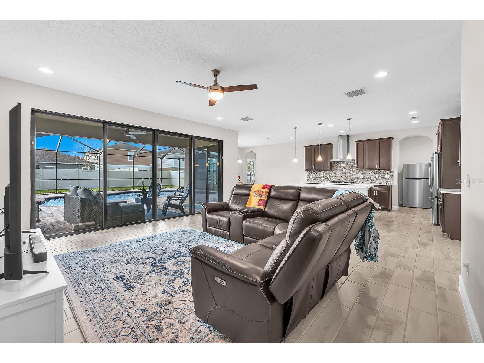 14615 Red Castle Avenue Lithia FL 33547 TB8490358 image6