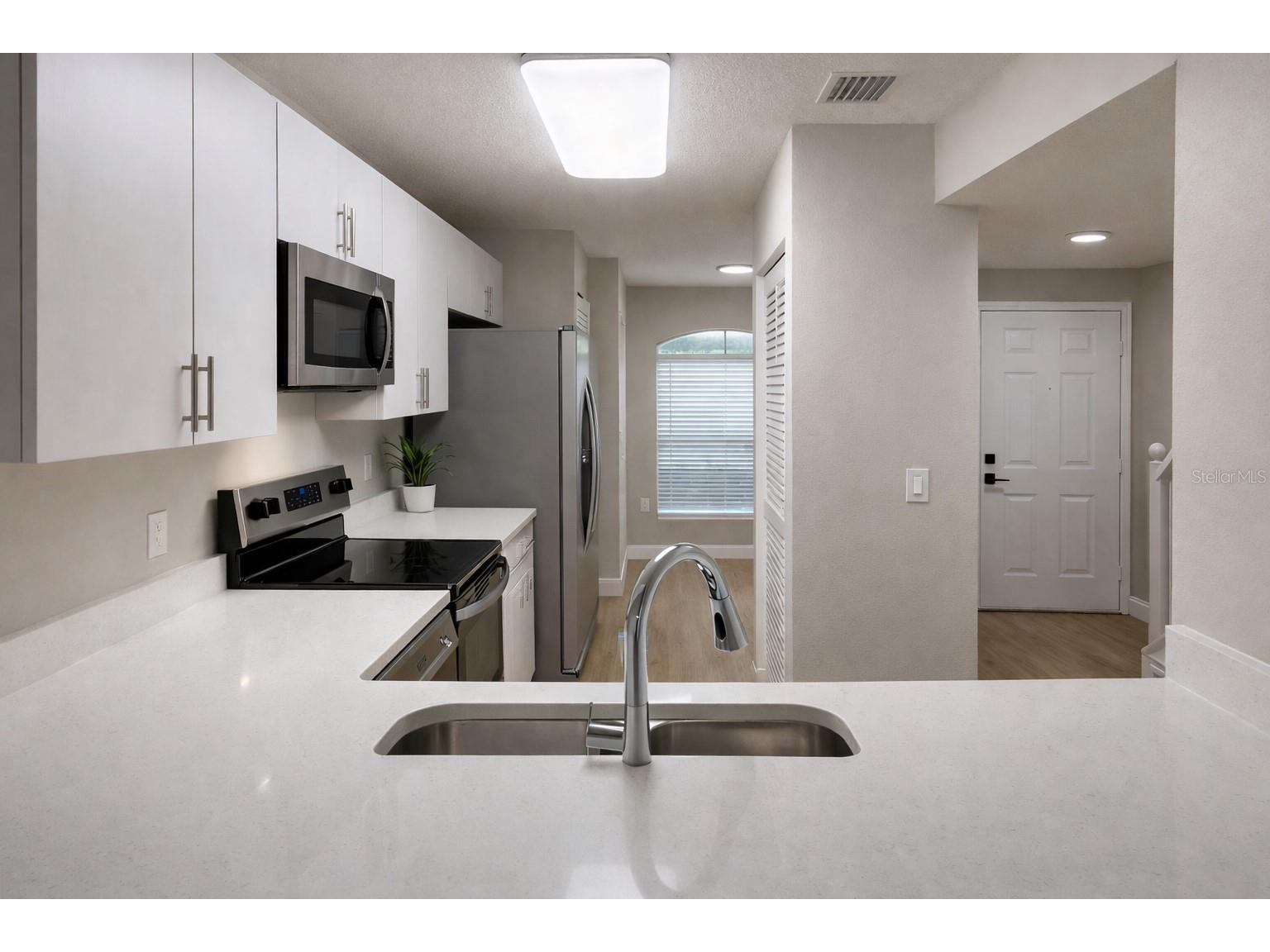 14639 Par Club Circle Tampa FL 33618 TB8496863 image1