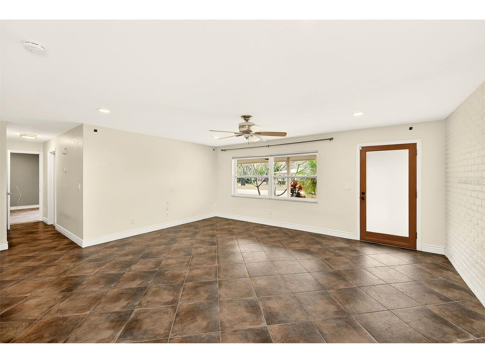 1465 Bayview Drive Clearwater FL 33756 TB8481755 image2