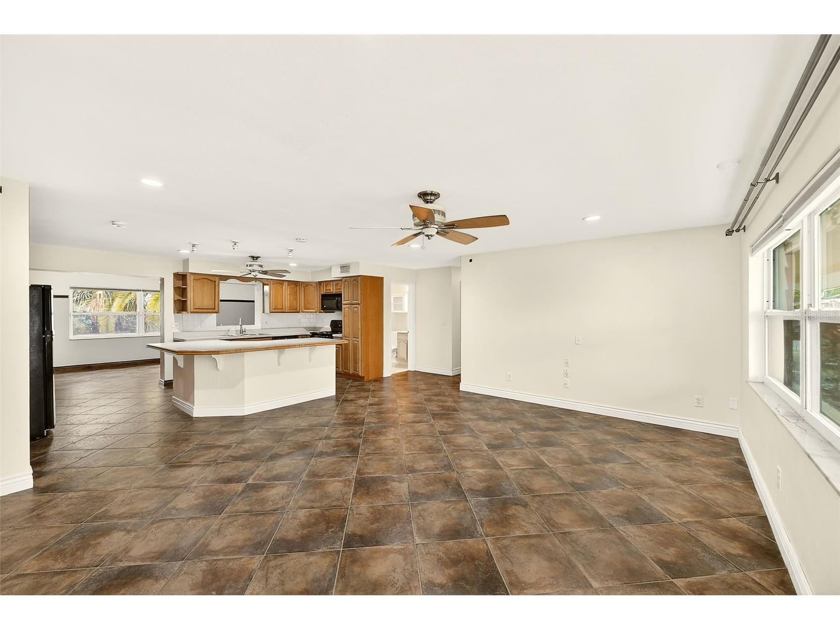 1465 Bayview Drive Clearwater FL 33756 TB8481755 image3