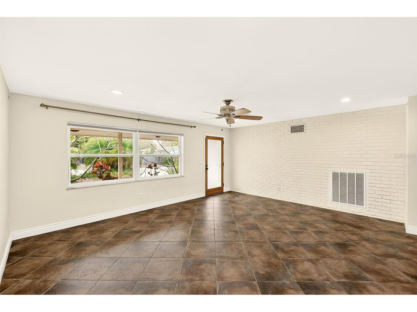 1465 Bayview Drive Clearwater FL 33756 TB8481755 image5