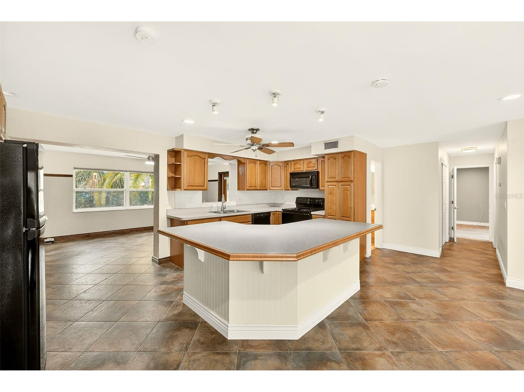 1465 Bayview Drive Clearwater FL 33756 TB8481755 image6