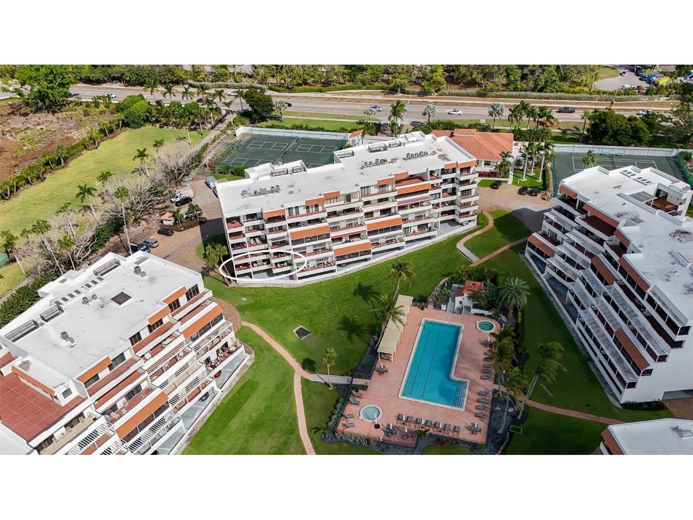 1465 Gulf Of Mexico Drive #106 Longboat Key FL 34228 - GULF OF MEXICO A4670993 image2