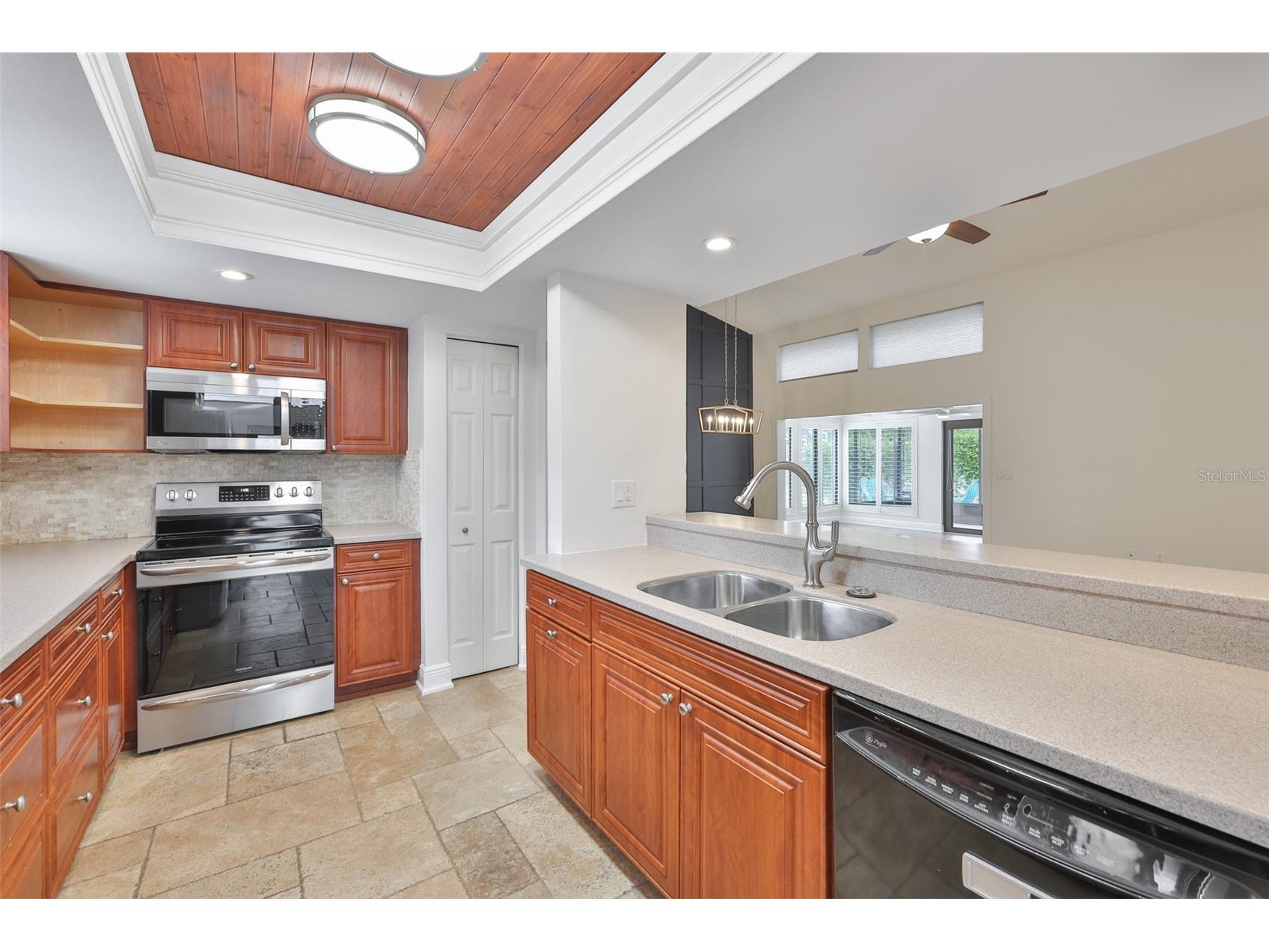 14651 Village Glen Circle Tampa FL 33618 TB8518191 image15
