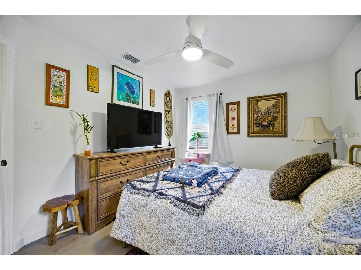 1466 15th Street S Saint Petersburg FL 33705 TB8419486 image16