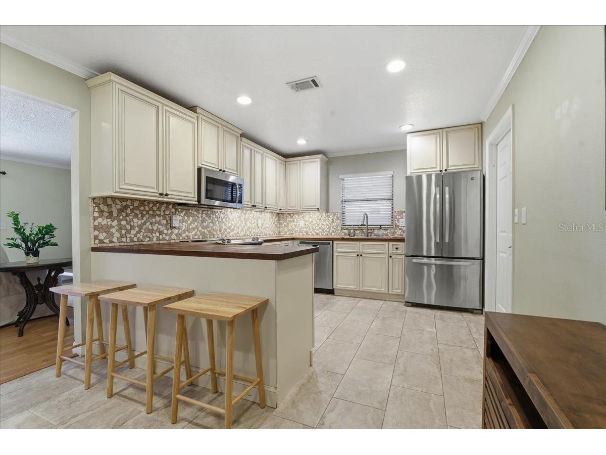 1467 Georgetowne Drive Sarasota FL 34232 A4686405 image3