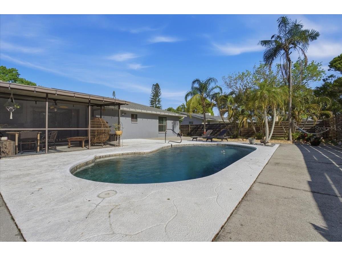 1467 Georgetowne Drive Sarasota FL 34232 A4686405 image33