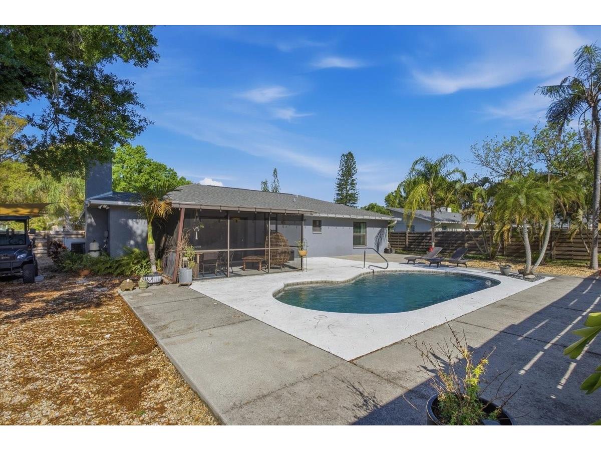 1467 Georgetowne Drive Sarasota FL 34232 A4686405 image34