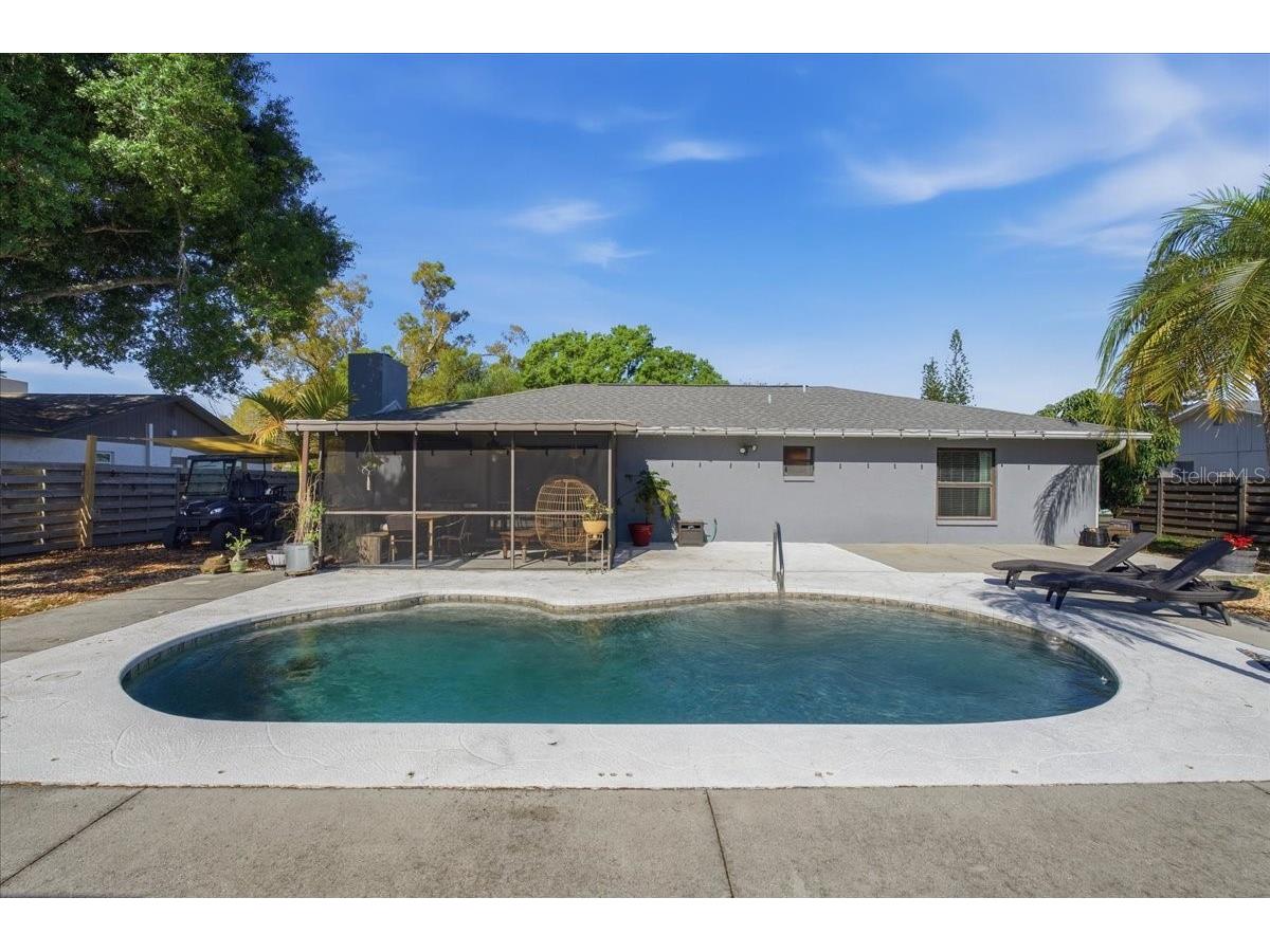 1467 Georgetowne Drive Sarasota FL 34232 A4686405 image35