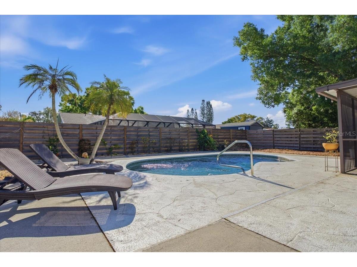 1467 Georgetowne Drive Sarasota FL 34232 A4686405 image5