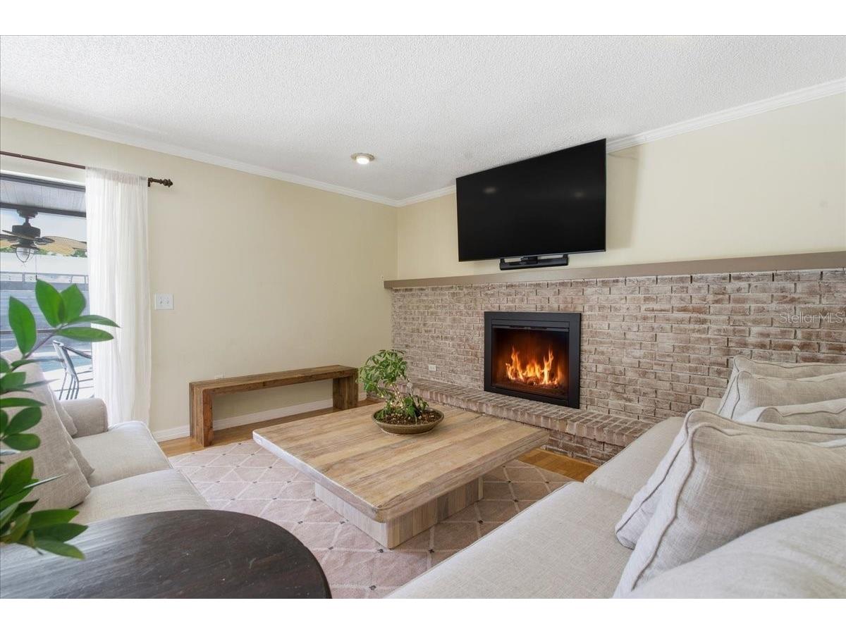 1467 Georgetowne Drive Sarasota FL 34232 A4686405 image7